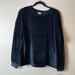 A New Day black velour top. Size XL